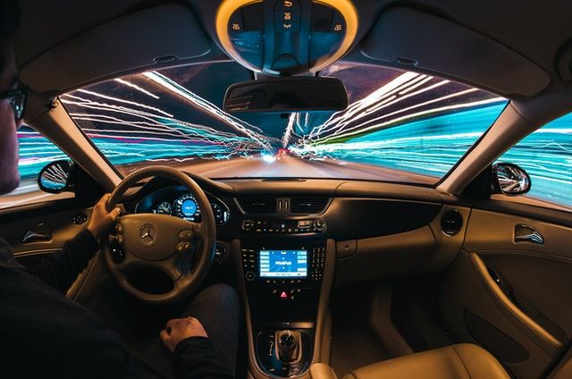 Autonomes Fahren mittels künstlicher Intelligenz – Auf Nummer sicher mit KI?